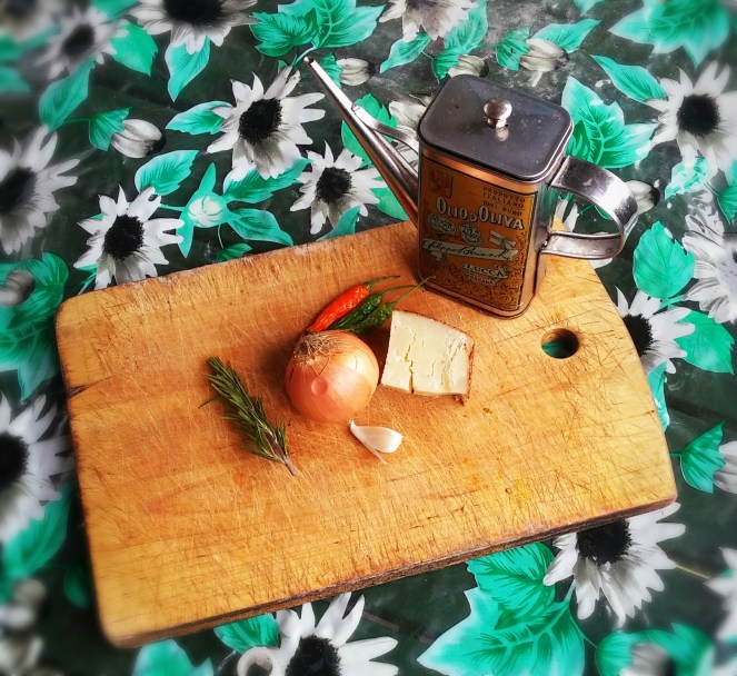olio-pecorino-pepeoncini-cipolla-aromi-aglio.jpg