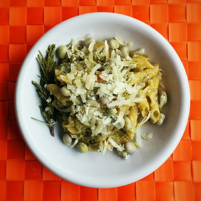 penne-glutenfree-fave-fresche-pecorino.jpg