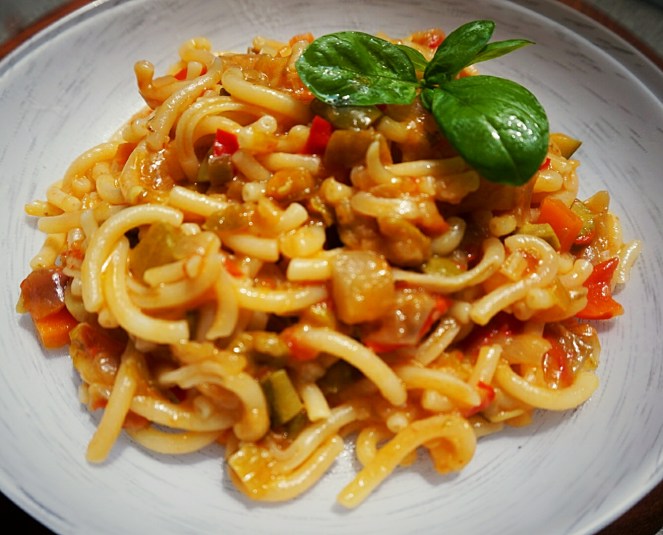Pasta gramigna senza glutine con ragout di verdure