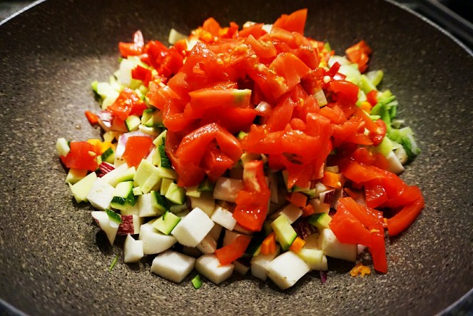 Preparazione del ragout di verdure