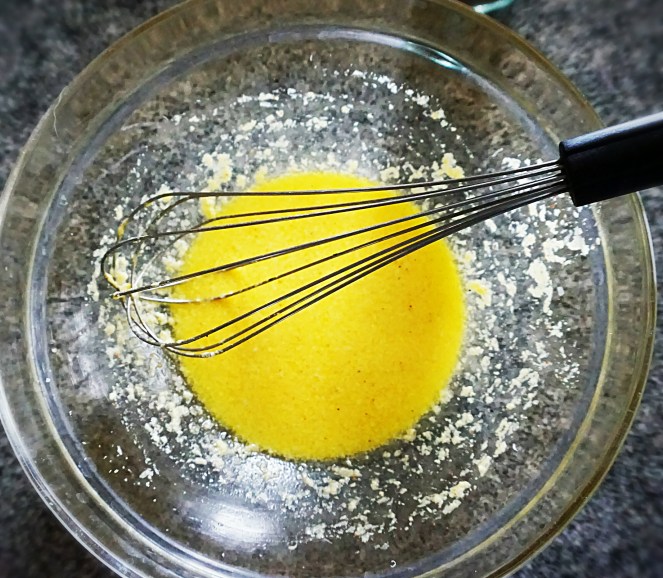 La tridura si prepara facilmente e velocemente sbattendo un uovo ed amalgamandolo con formaggio grattugiato, noce moscata e poco sale.