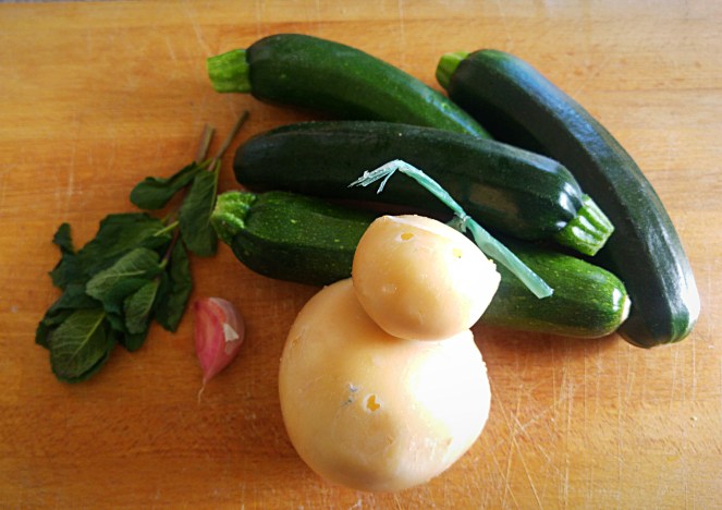 aglio_zucchine_menta_scamorza